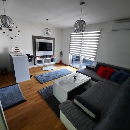Apartman Bulevar Sarajevo - Free Parking Εξωτερικό φωτογραφία