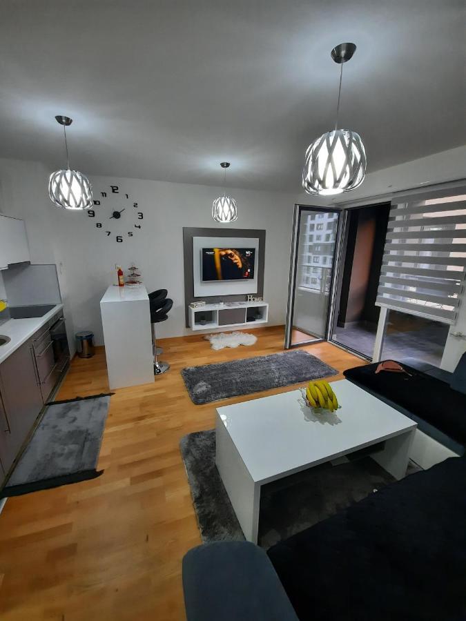 Apartman Bulevar Sarajevo - Free Parking Εξωτερικό φωτογραφία