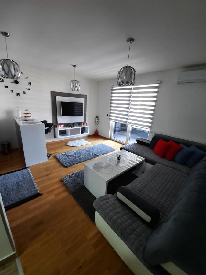 Apartman Bulevar Sarajevo - Free Parking Εξωτερικό φωτογραφία